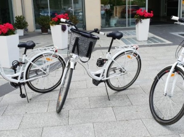 Wypożyczalnia rower&oacute;w przy White Resort 