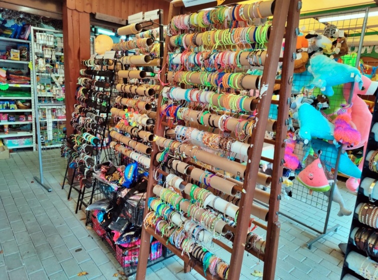 Sklep z zabawkami i pamiątkami