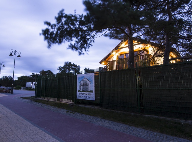 Domek na fali Domek na fali - widok z Bulwaru Słonecznego?v=1.0.1