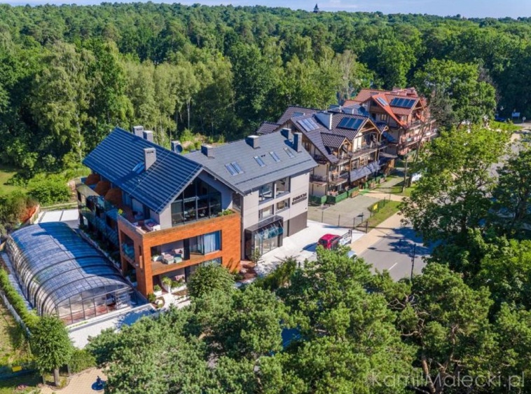 PORT 21 PURA POOL & DESIGN 