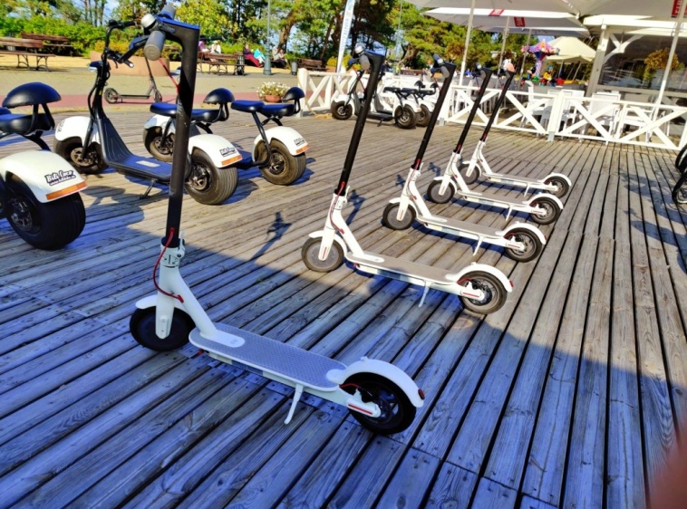 Atmosfera-wypożyczalnia hulajn&oacute;g