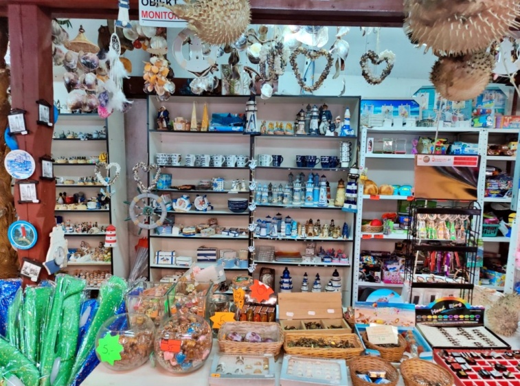 Sklep z zabawkami i pamiątkami