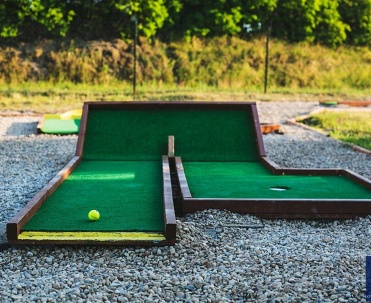 Mini pole golfowe w Jantarze.